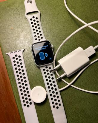 Apple Watch Series 5 Nike Edition, 44 mm, 88%