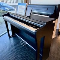 YAMAHA CLP-725 BLACK