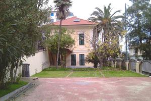 SANREMO appartamento esclusivo in villa