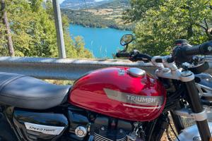 Triumph 1200  speed twin