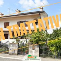 Elegante villetta a schiera di testa