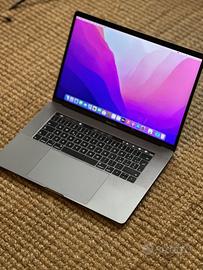 Apple MacBook Pro 15'' quad-core i7 16gb Ram 512gb