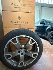 Cerchi originali Maserati Levante