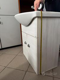 Mobile bagno con lavandino