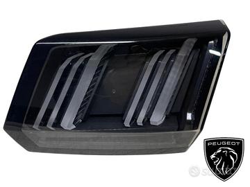 FANALE POSTERIORE DX A LED INTEGRATO NEL PORTELLON