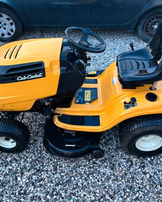 Trattorino tagliaerba cub cadet
