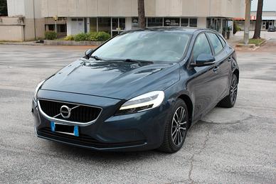 Volvo V40 D2