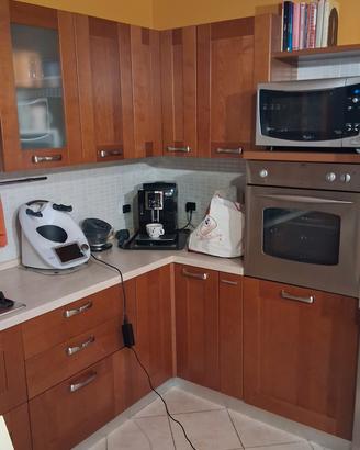 Cucina completa di elettrodomestici