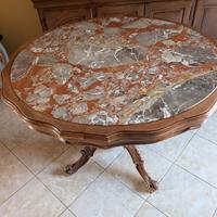 Tavolo in stile barocco con sedie