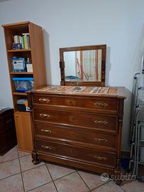 cassettiera in legno massello con specchiera 