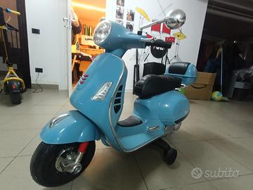 moto ducati + vespa 