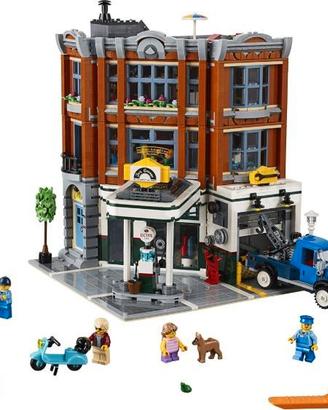 Lego Corner garage 10264