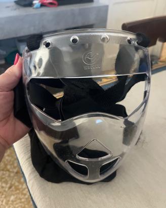 Casco con visiera barrus per kiki box