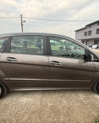 Mercedes classe B 200 ADATTA PER NEOPATENTATI