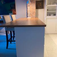 Penisola cucina Ikea con 2 sgabelli