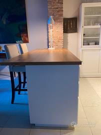 Penisola cucina Ikea con 2 sgabelli