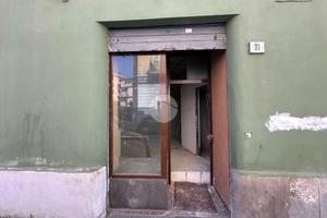 NEGOZIO A NAPOLI