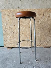 Sgabello tipo bar alto