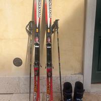 Attrezzatura da sci (scarponi, sci, racchette)