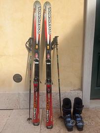 Attrezzatura da sci (scarponi, sci, racchette)