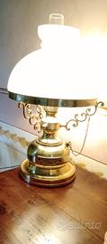 Lampada da tavolo