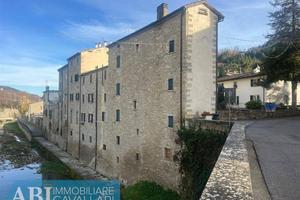 Casa indipendente di 200 m² con più di 5 locali a 