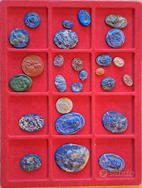 Inmagini sacre scolpite su pietre dure