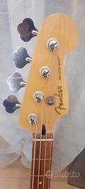 basso Fender player precision.