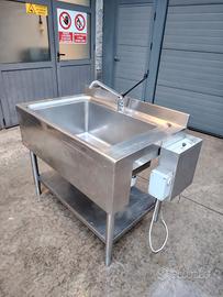 lavandino in  inox con sterilizzatore 