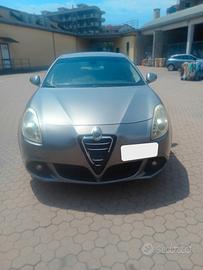 Alfa Romeo Giulietta - APERTI AD AGOSTO