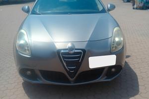 Alfa Romeo Giulietta - APERTI AD AGOSTO