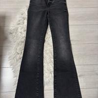 Pantaloni a zampa, Zara