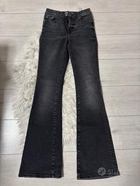 Pantaloni a zampa, Zara