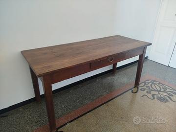 Scrivania in legno massello 