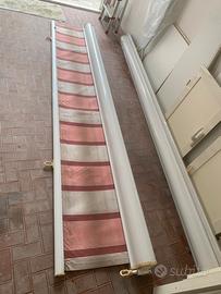 Due tende da sole da 3 metri ciascuna.