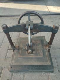 pressa manuale vintage legatoria
