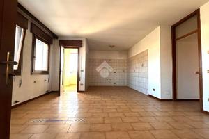 4 LOCALI A SAN ZENONE DEGLI EZZELINI