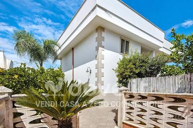 Villa di 200 m² con 5 locali a Giovinazzo