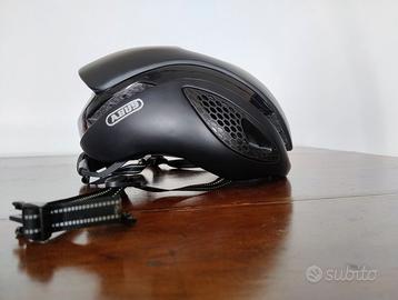 Casco nero opaco