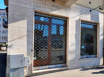 NEGOZIO 100mq Due Vetrine Autonomo.