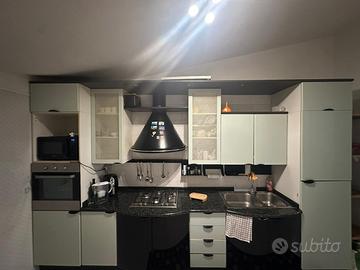 Cucina componibile con elettrodomestici  ,