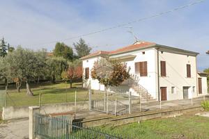 CASA INDIPENDENTE A CONTROGUERRA