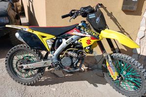 moto suzuki 250RM