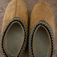 Scarpe “simil UGG” con plateau color caramello