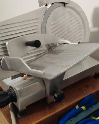 AFFETTATRICE INOX 220Volt