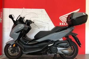 Honda Forza 300