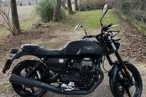 Moto guzzi V7 STONE 850 abs