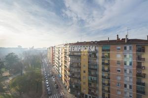 LUMINOSO BILOCALE PIANO ALTO