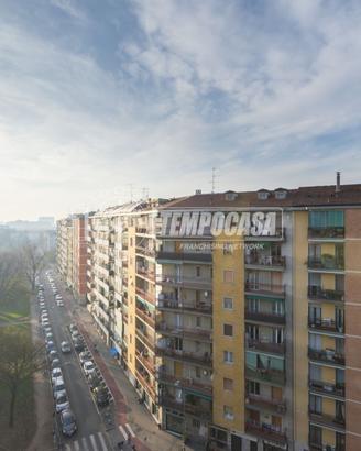 LUMINOSO BILOCALE PIANO ALTO