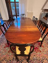 Tavolo antico allungabile, sedie e tappeto a parte